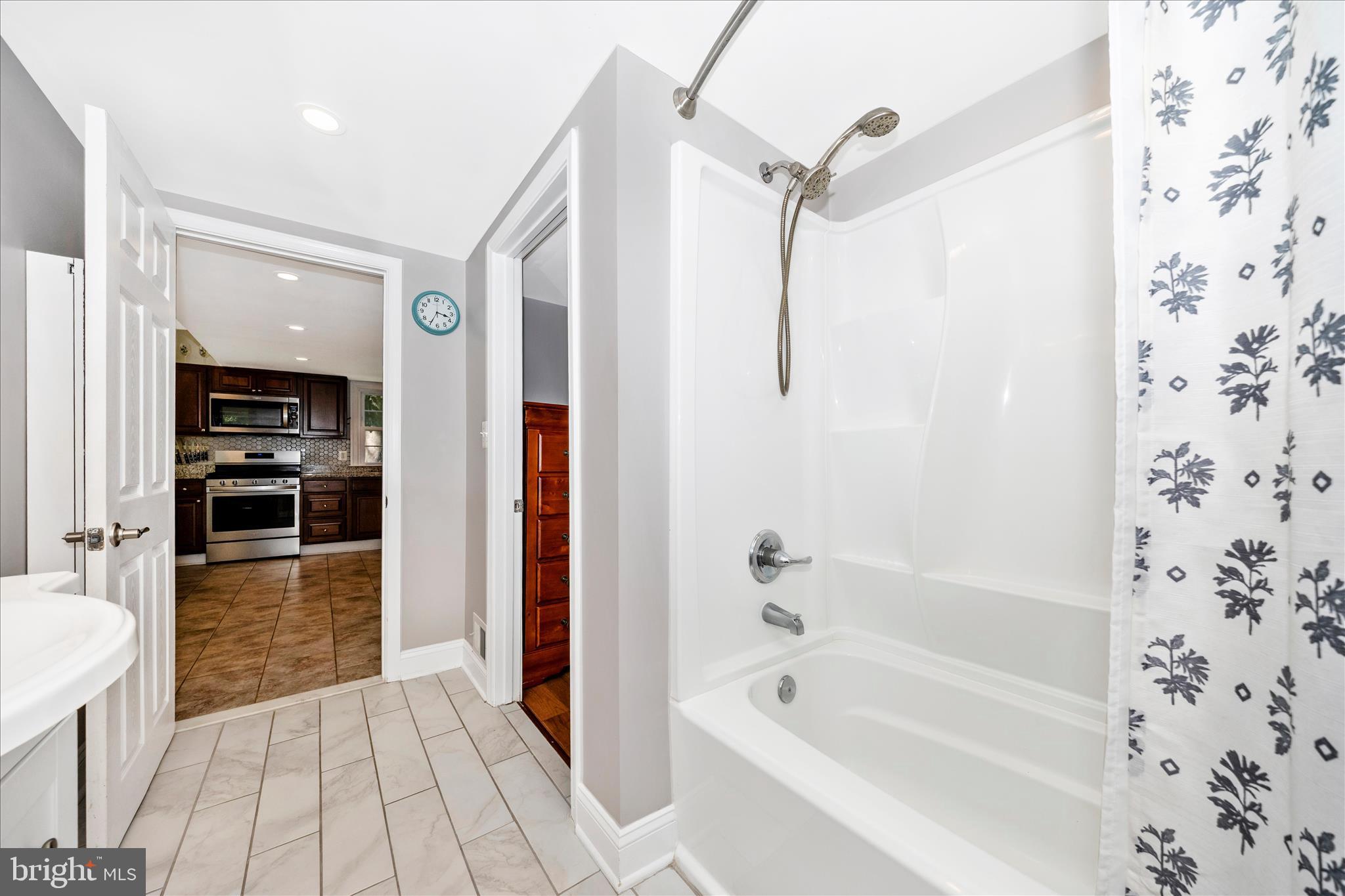 9401 Baltimore Road Frederick, MD 21704 - Photo 23 of 48 Primary & Hall Bathroom