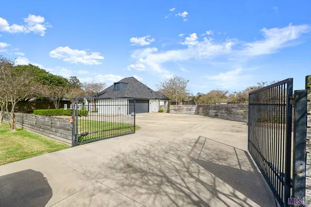 $428,000 | 17950 Old Jefferson Highway, Prairieville, LA 70769