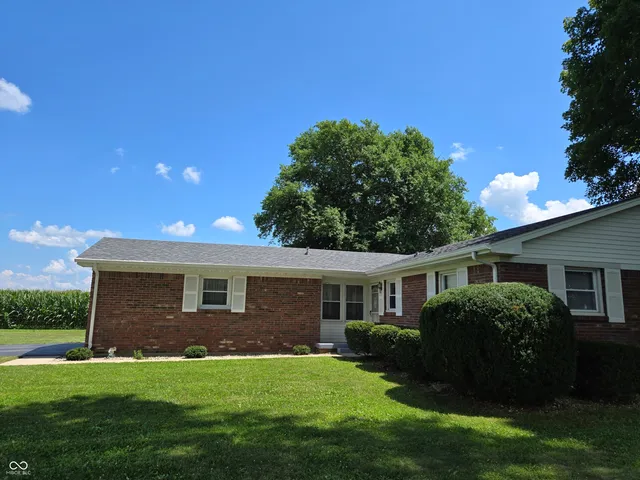 $259,000 | 1598 South Thompson Road, Shelbyville, IN 46176