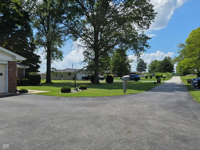 $259,000 | 1598 South Thompson Road, Shelbyville, IN 46176