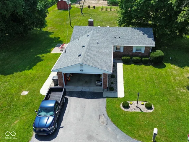 $259,000 | 1598 South Thompson Road, Shelbyville, IN 46176