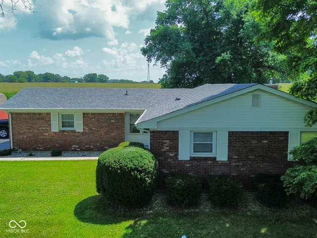 $259,000 | 1598 South Thompson Road, Shelbyville, IN 46176