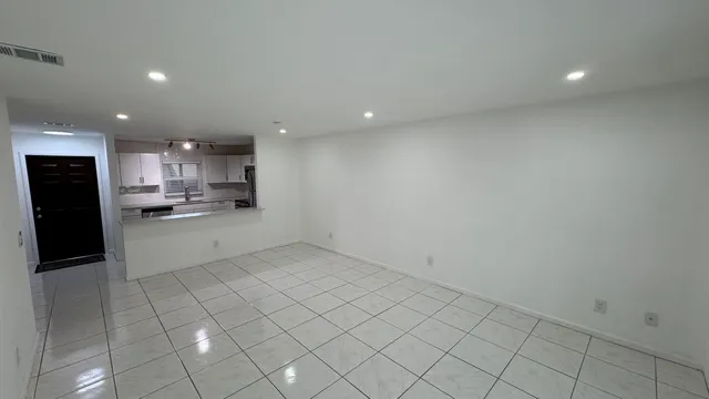 $1,850 | 6531 Southeast Federal Highway, Unit J104, Stuart, FL 34997