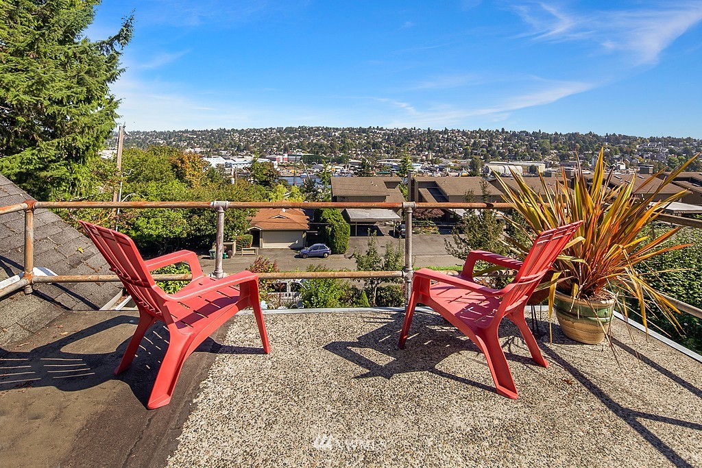 953 West Emerson Street Seattle, WA 98119 - Photo 13 of 20 Gallery Image 13