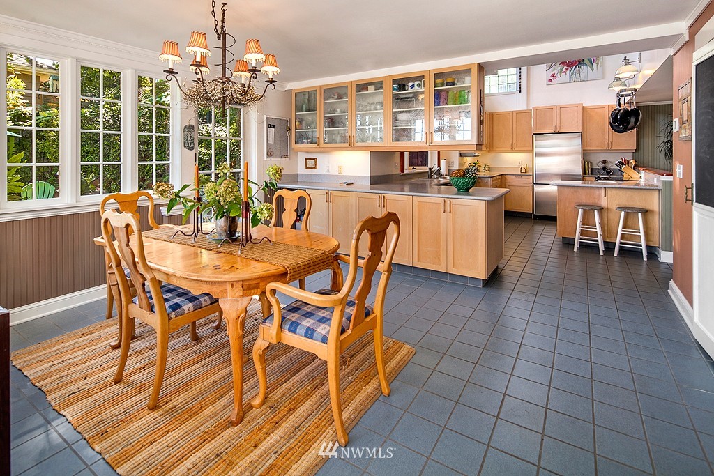 953 West Emerson Street Seattle, WA 98119 - Photo 4 of 20 Gallery Image 4