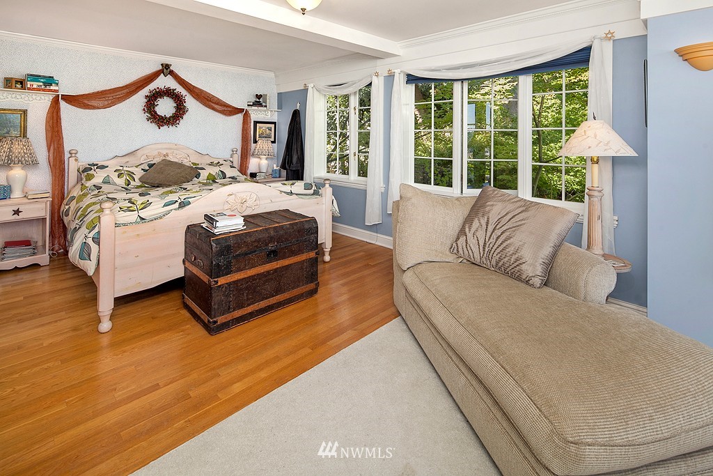 953 West Emerson Street Seattle, WA 98119 - Photo 8 of 20 Gallery Image 8