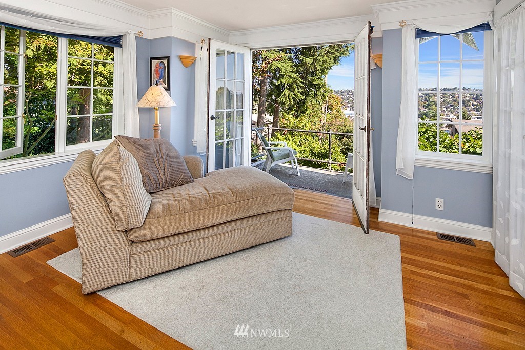 953 West Emerson Street Seattle, WA 98119 - Photo 10 of 20 Gallery Image 10