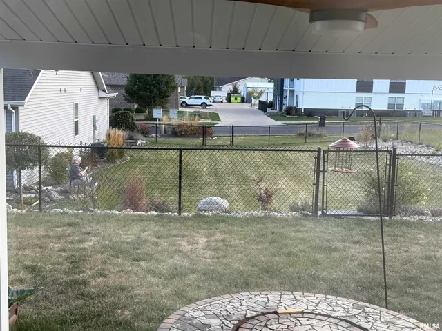 $137,000 | 405 South Summit Drive, Washington, IL 61571