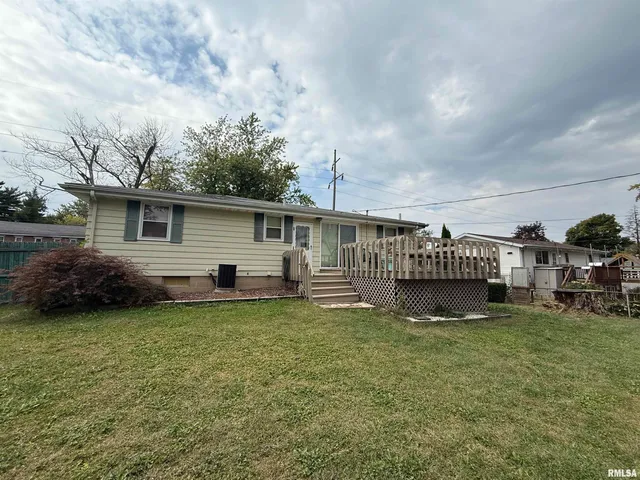 $137,000 | 405 South Summit Drive, Washington, IL 61571