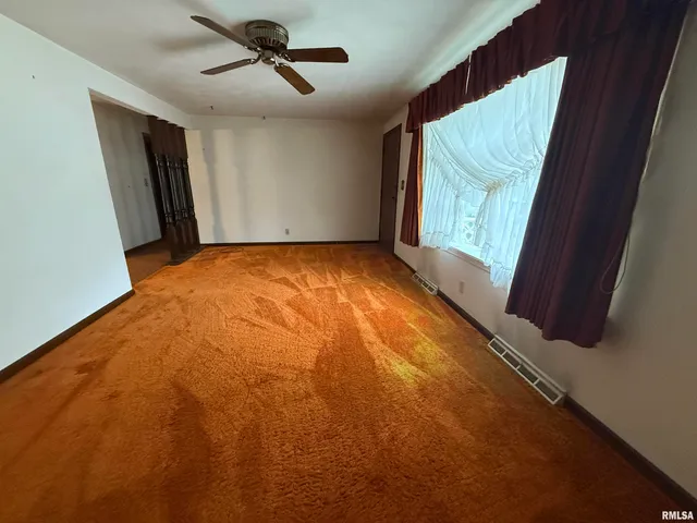 $137,000 | 405 South Summit Drive, Washington, IL 61571