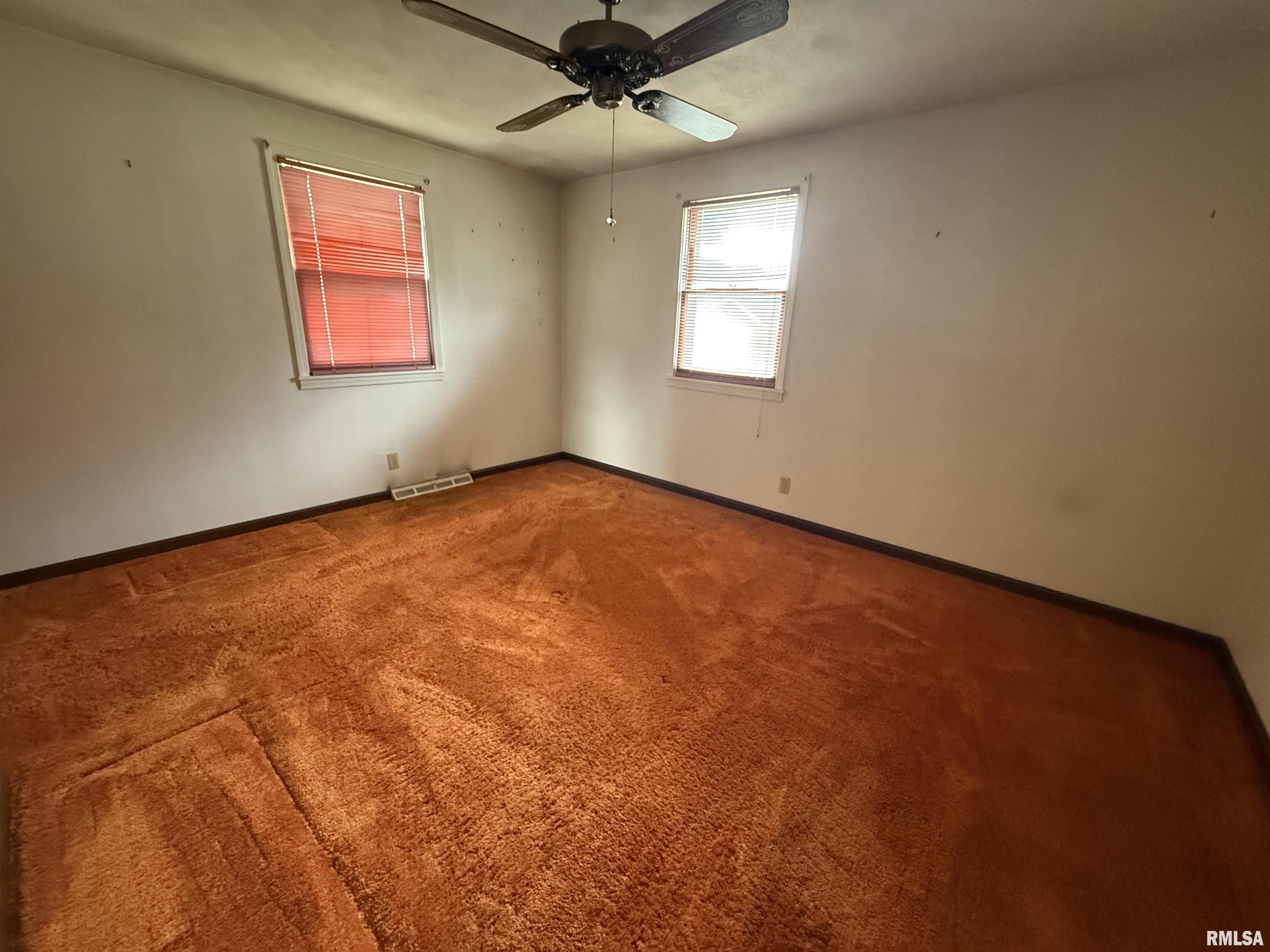 405 South Summit Drive Washington, IL 61571 - Photo 10 of 23