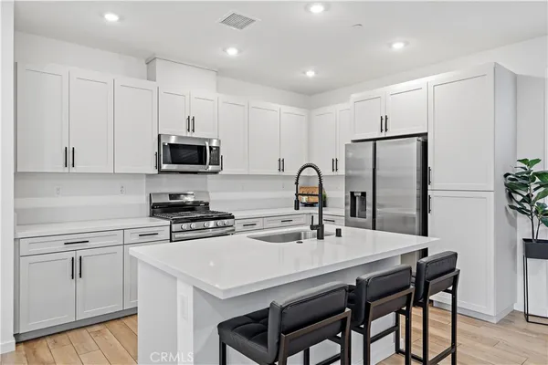 $599,950 | 16010 Sunny Court, Fontana, CA 92336