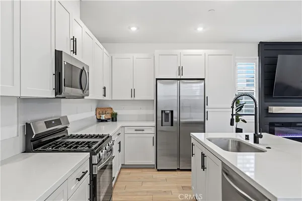 $599,950 | 16010 Sunny Court, Fontana, CA 92336