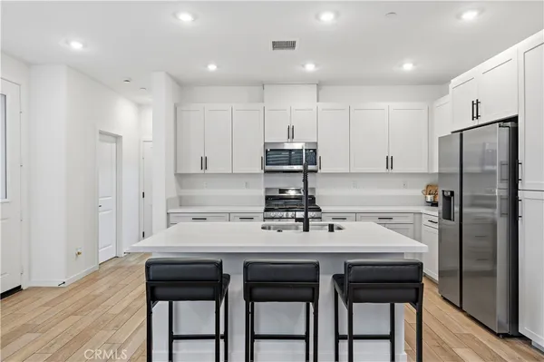 $599,950 | 16010 Sunny Court, Fontana, CA 92336