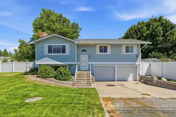 $585,000 | 211 South Barker Road, Spokane Valley, WA 99016