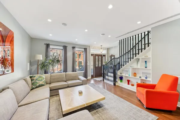 $12,375 | 1717 North Hudson Avenue, Chicago, IL 60614