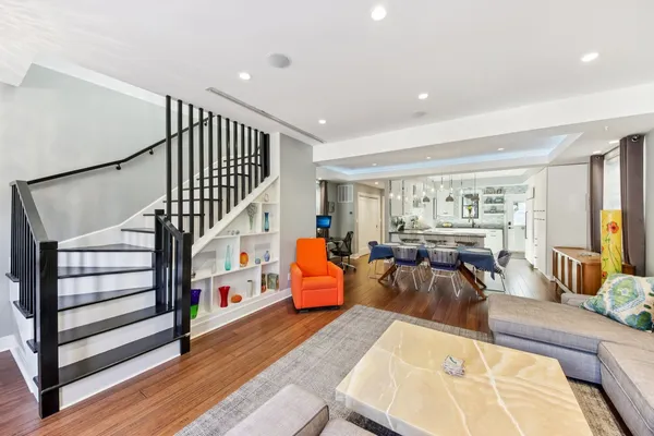 $12,375 | 1717 North Hudson Avenue, Chicago, IL 60614