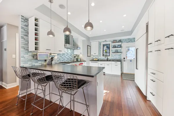 $12,375 | 1717 North Hudson Avenue, Chicago, IL 60614