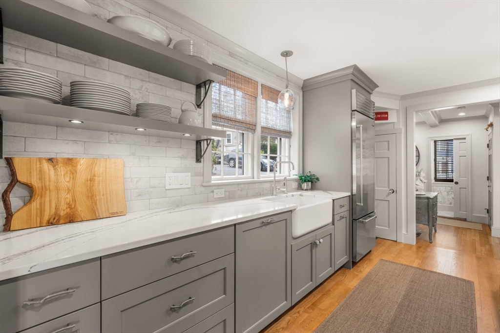 137 Front Street Marblehead, MA 01945 - Photo 16 of 40