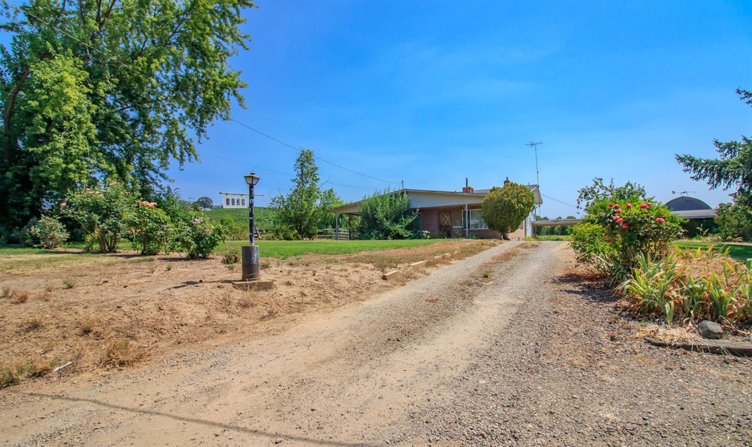 1039 West Valley View Road Ashland, OR 97520 - Photo 2 of 32 Additional Photo