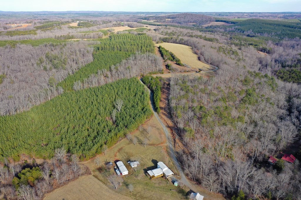 1084 Hedge Road Chatham, VA 24531 - Photo 10 of 75 Gallery Image 10