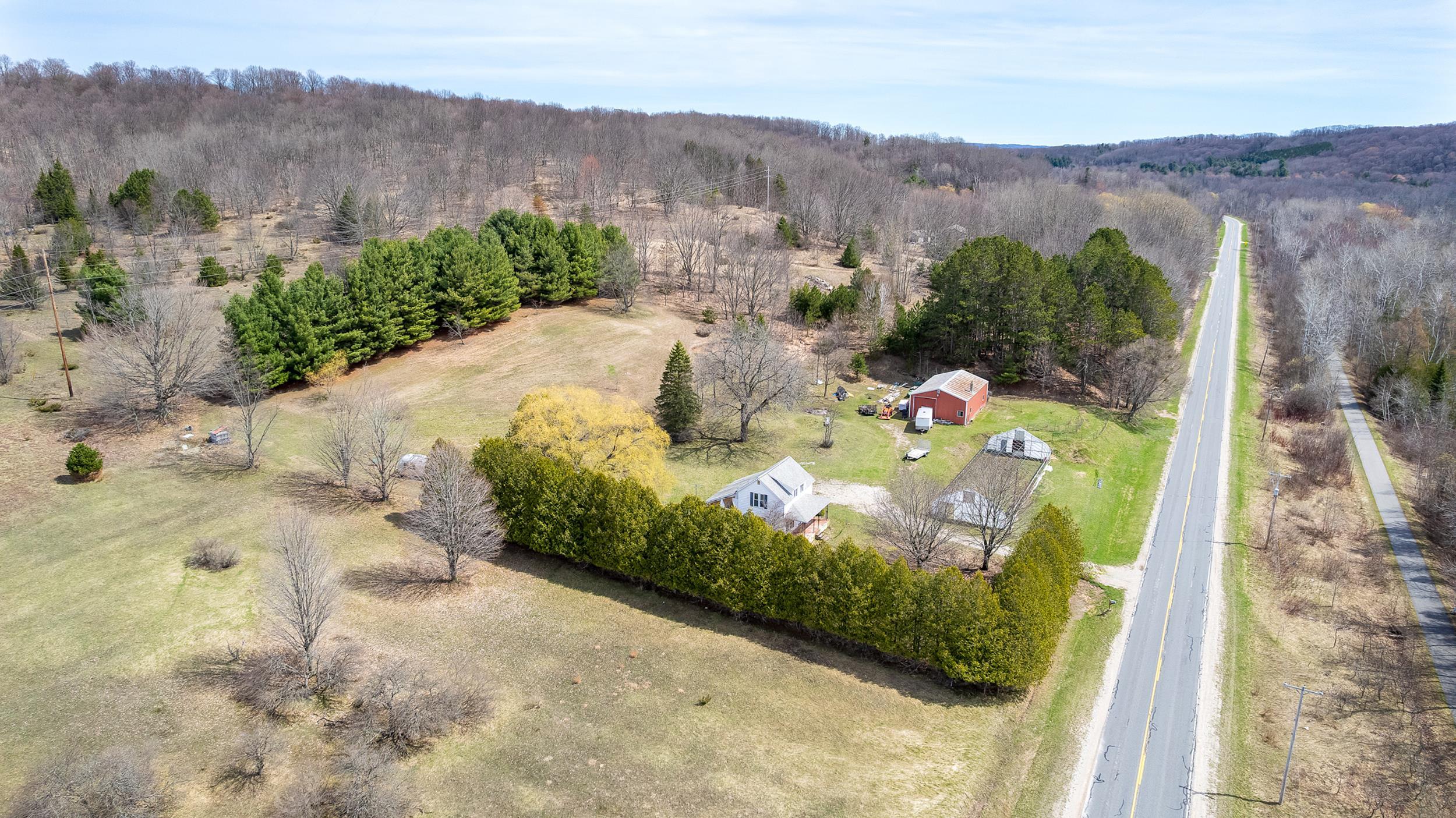 2760 River Road Frankfort, MI 49635 - Photo 5 of 32