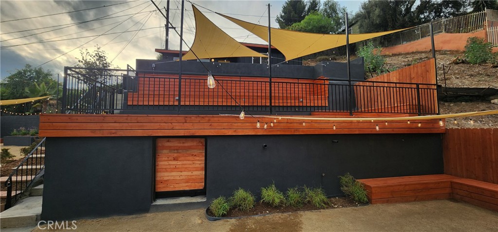 3015 Future Street Los Angeles, CA 90065 - Photo 1 of 22 a backyard of a house