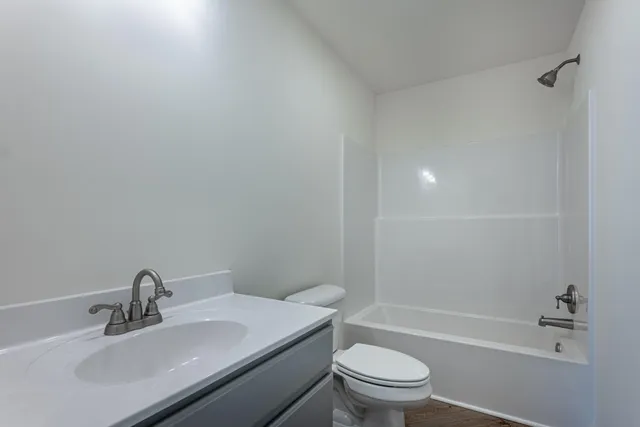 $458,900 | 42 Bracken Woods Road, Raymond, ME 04071