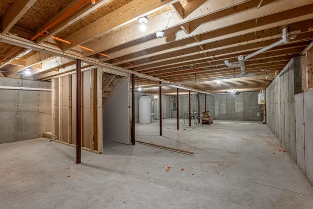 $458,900 | 42 Bracken Woods Road, Raymond, ME 04071