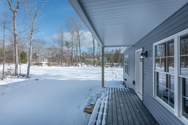 $458,900 | 42 Bracken Woods Road, Raymond, ME 04071