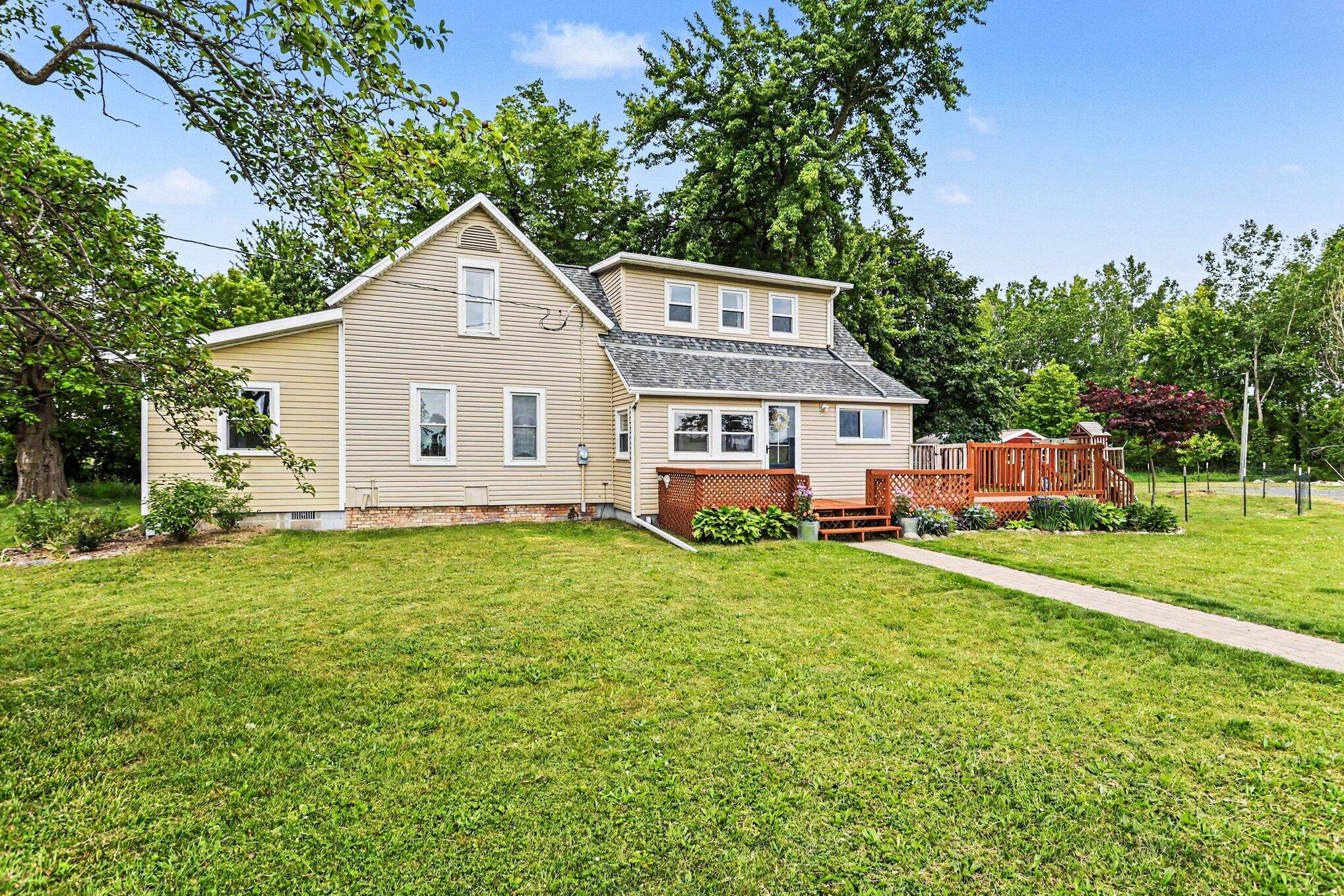 7222 Hollywood Road Berrien Springs, MI 49103 - Photo 3 of 28 003_file_6415