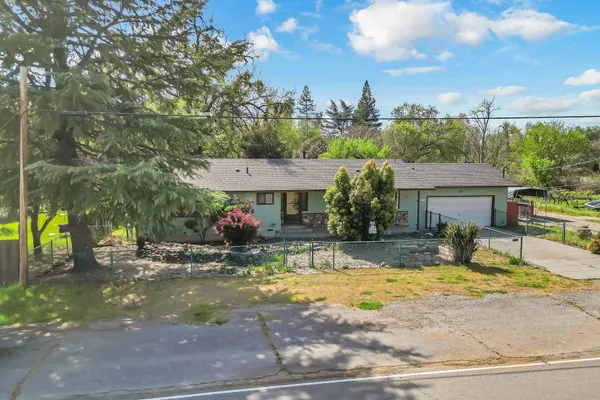 $319,500 | 240 D Street, Tehama, CA 96090