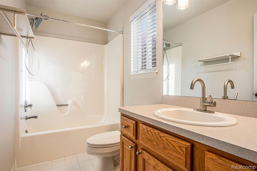 1960 Grace Avenue Rochester Hills, MI 48309 - Photo 24 of 35