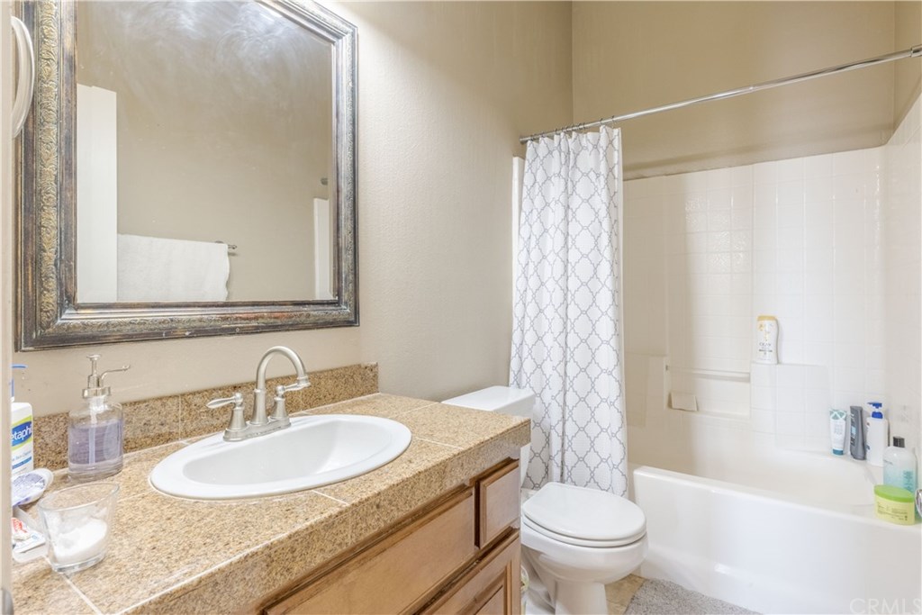 18120 Gentian Avenue Riverside, CA 92508 - Photo 15 of 38