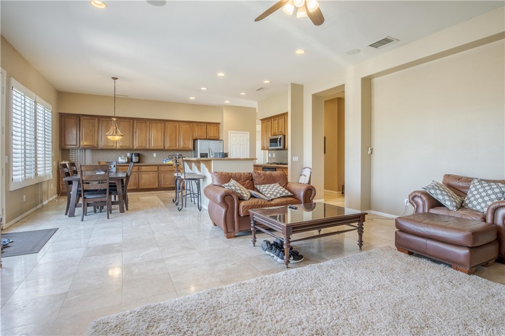 18120 Gentian Avenue Riverside, CA 92508 - Photo 4 of 38