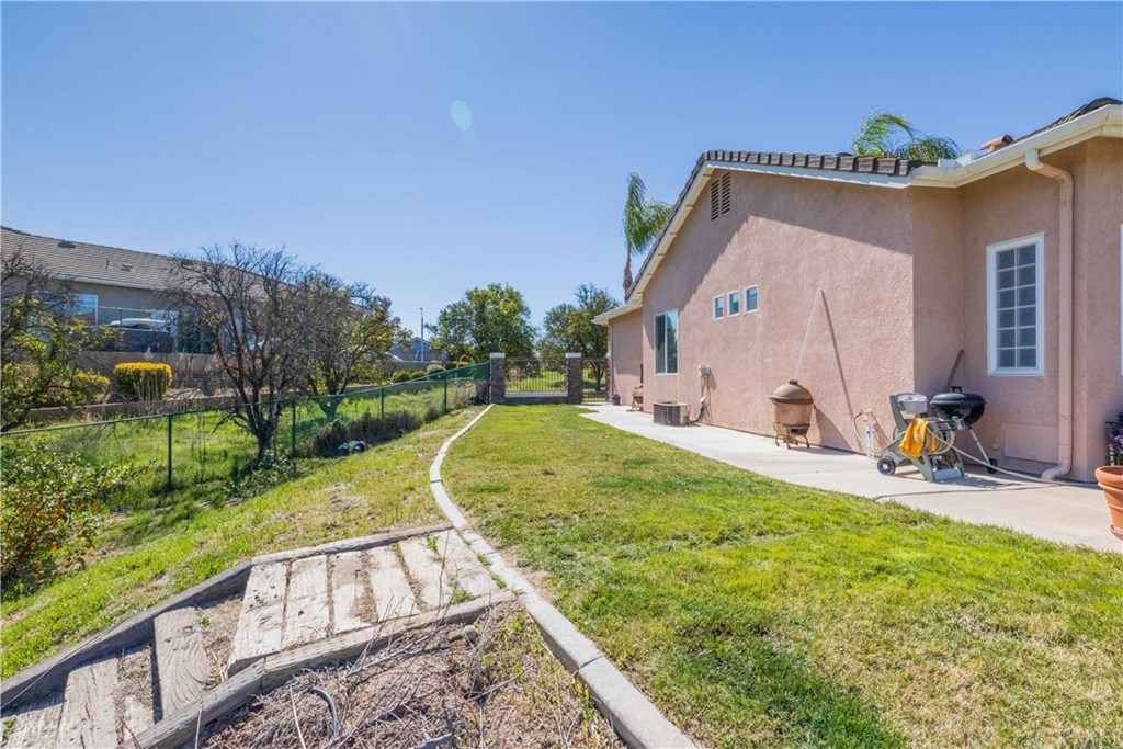 18120 Gentian Avenue Riverside, CA 92508 - Photo 31 of 38