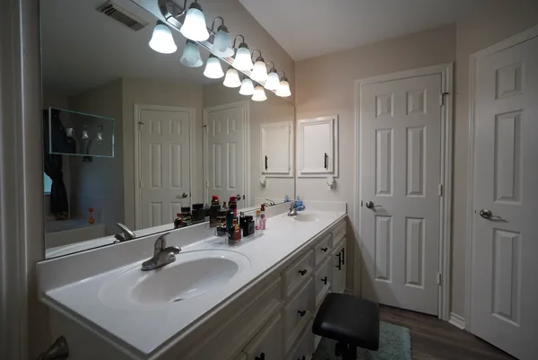 $290,000 | 200 Canterbury Drive, Conroe, TX 77303