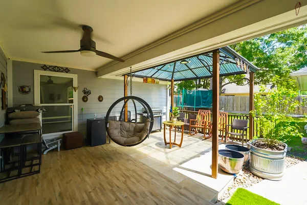 $290,000 | 200 Canterbury Drive, Conroe, TX 77303