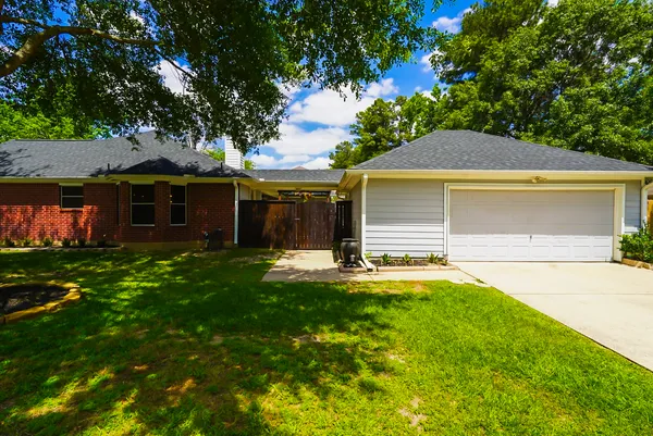 $290,000 | 200 Canterbury Drive, Conroe, TX 77303