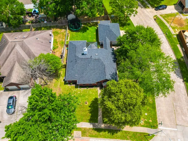 $290,000 | 200 Canterbury Drive, Conroe, TX 77303