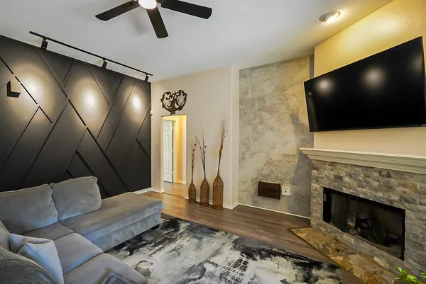 $290,000 | 200 Canterbury Drive, Conroe, TX 77303