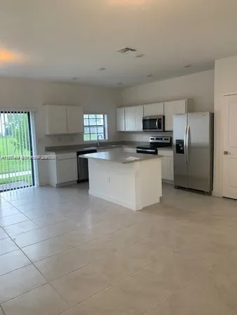 $2,300 | 731 Southwest 11th Street, Florida City, FL 33034