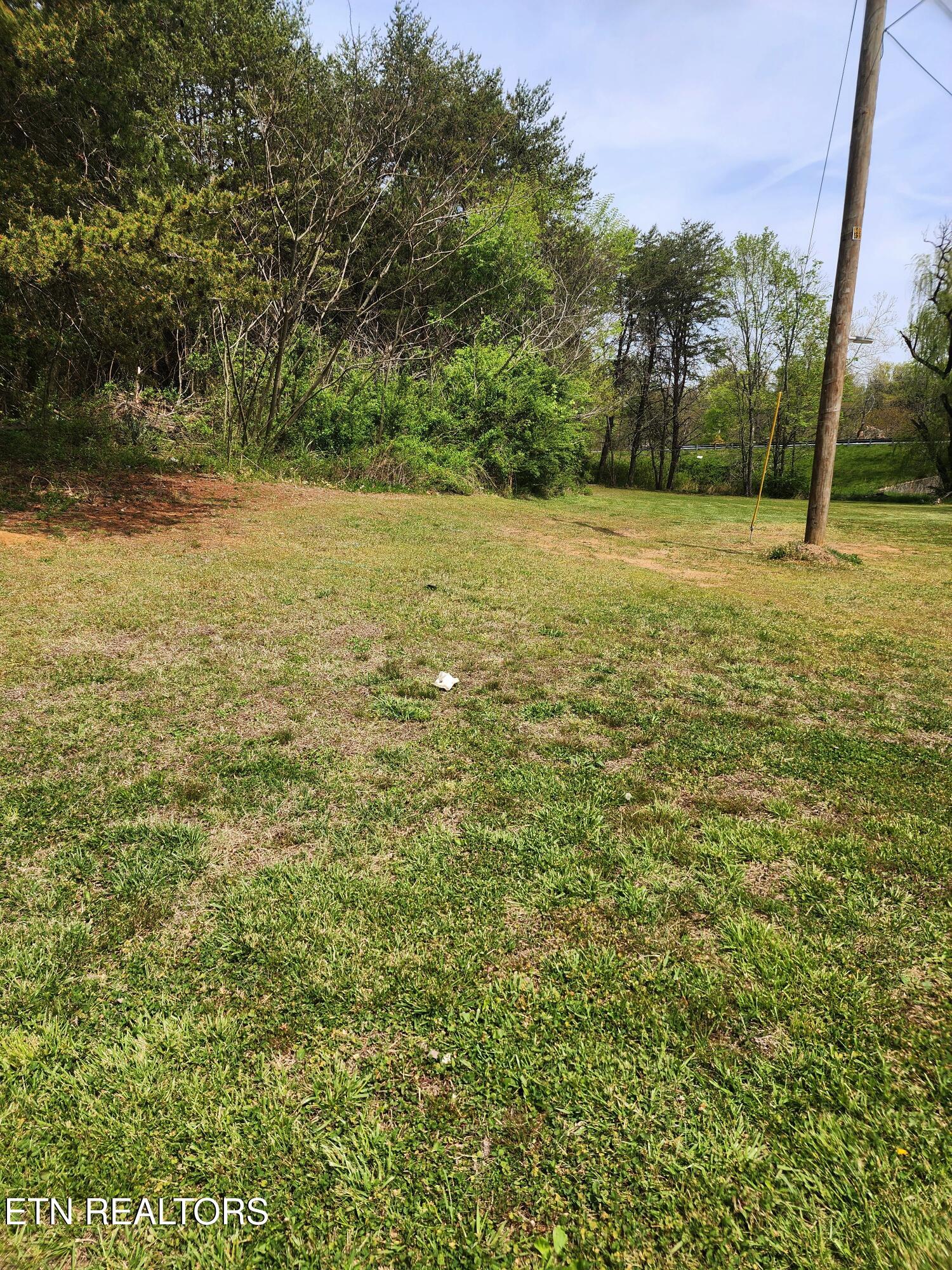 942 Honeysuckle Road Maryville, TN 37801 - Photo 14 of 29 20260408_130218