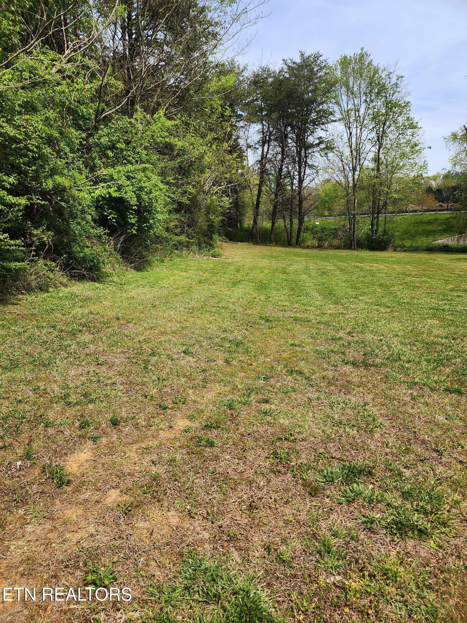 942 Honeysuckle Road Maryville, TN 37801 - Photo 15 of 29 20260408_130258
