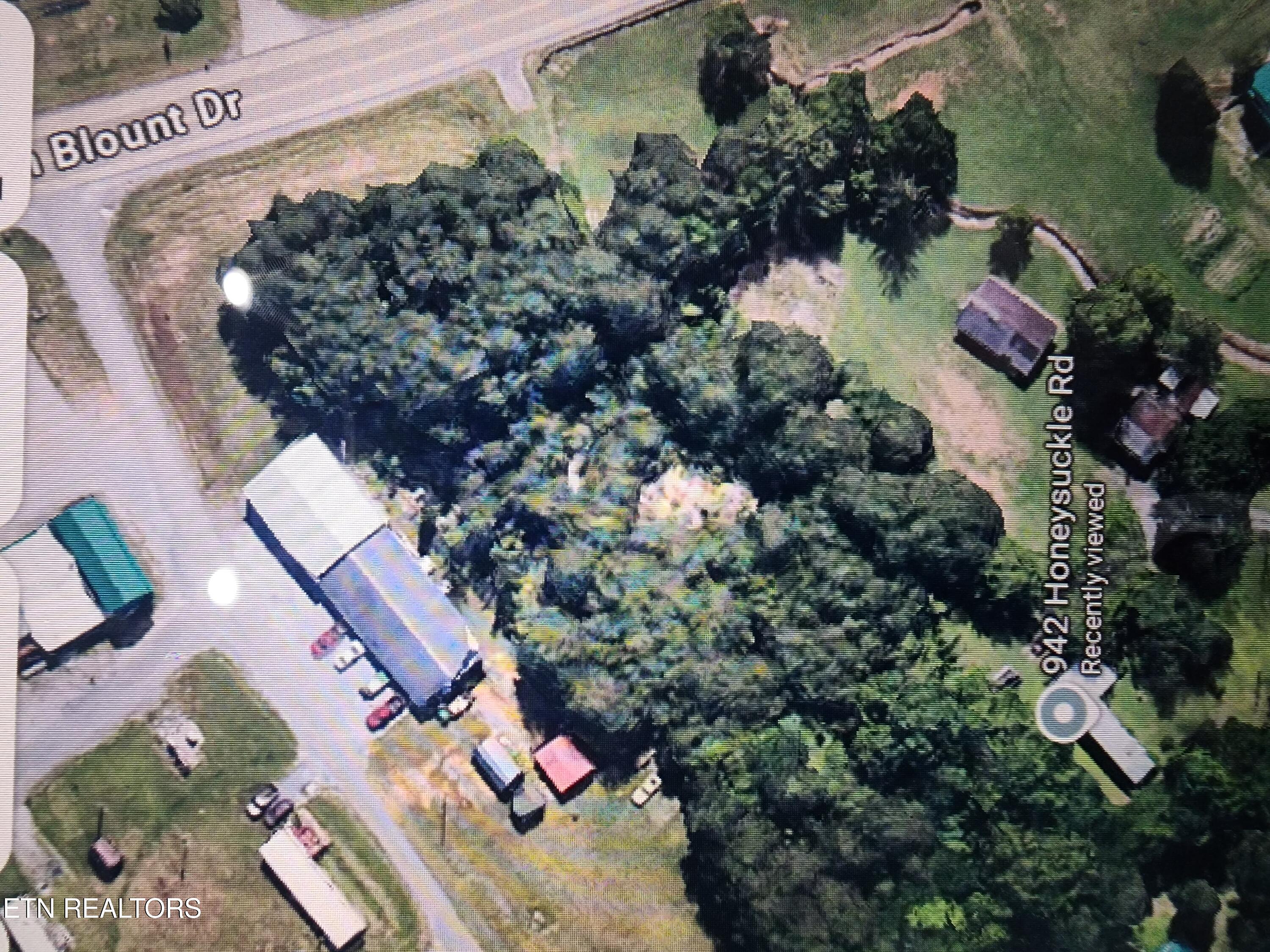 942 Honeysuckle Road Maryville, TN 37801 - Photo 7 of 29 20260506_040837