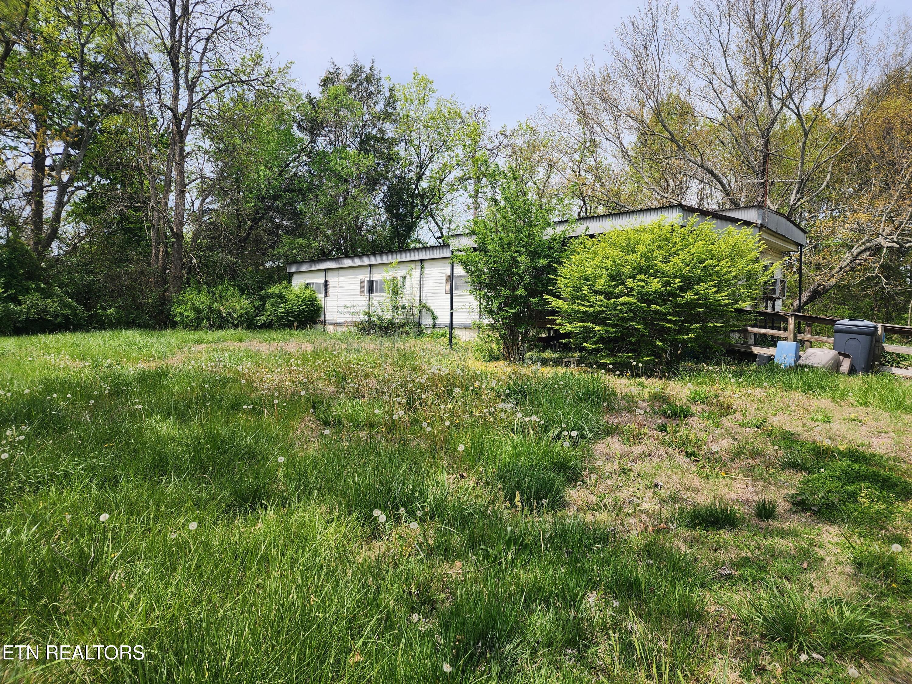 942 Honeysuckle Road Maryville, TN 37801 - Photo 9 of 29 20260408_130022