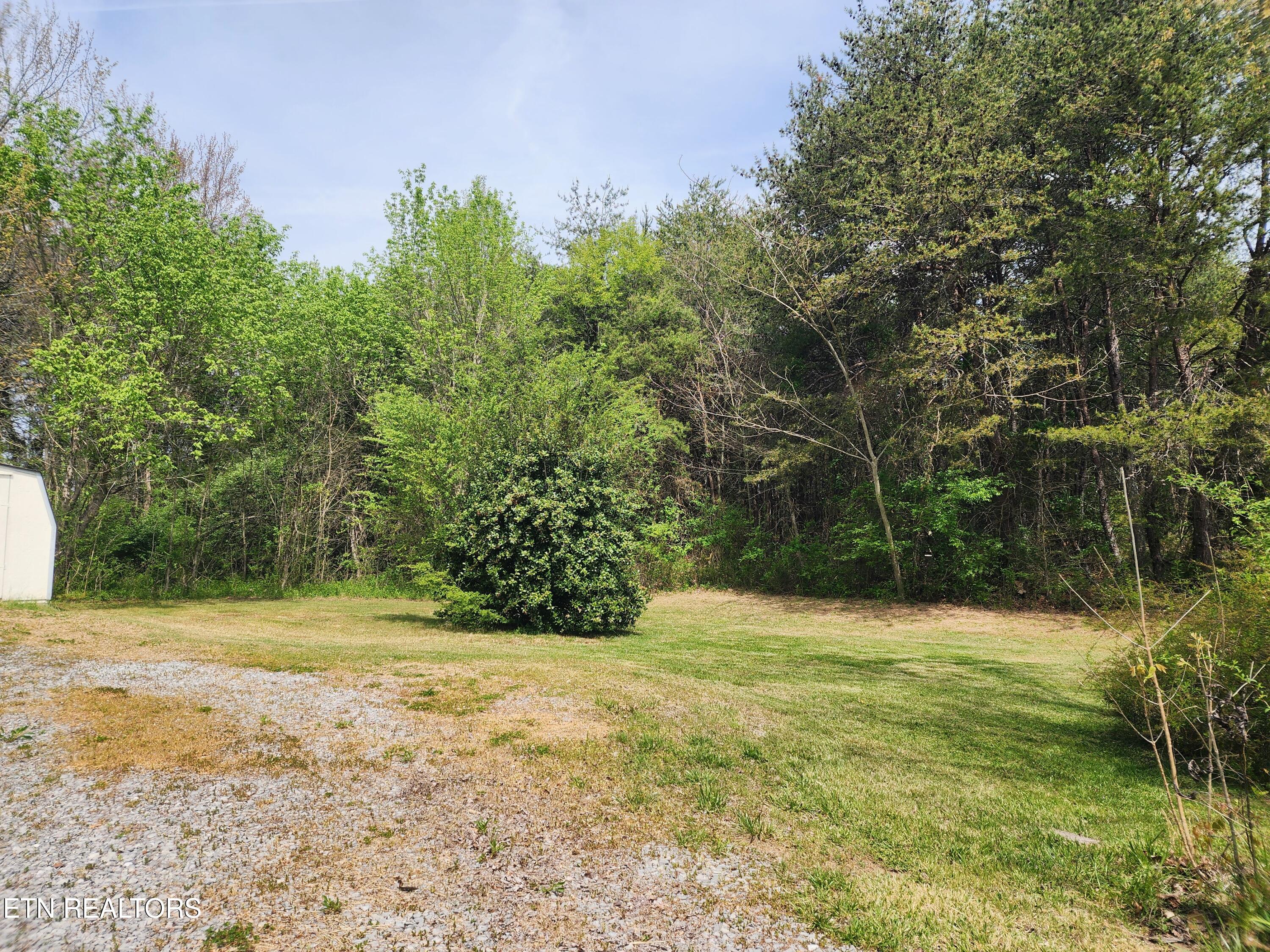 942 Honeysuckle Road Maryville, TN 37801 - Photo 10 of 29 20260408_130028
