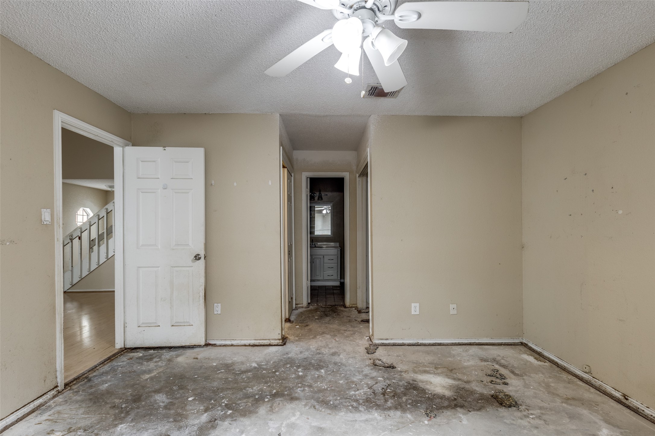 24010 Landing Way Drive Spring, TX 77373 - Photo 11 of 25 an empty room with chandelier fan