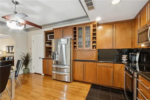 $255,000 | 807 West 48th Street, Unit 101, Kansas City, MO 64112