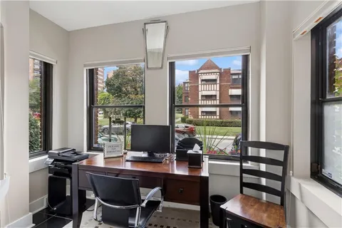 $255,000 | 807 West 48th Street, Unit 101, Kansas City, MO 64112